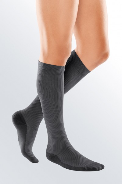 gradiated compression stockings for men